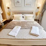 Whitepearl-SuiteLuxe-CentreAmiens-Parking