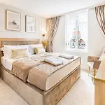 Whitepearl-SuiteLuxe-CentreAmiens-Parking *
